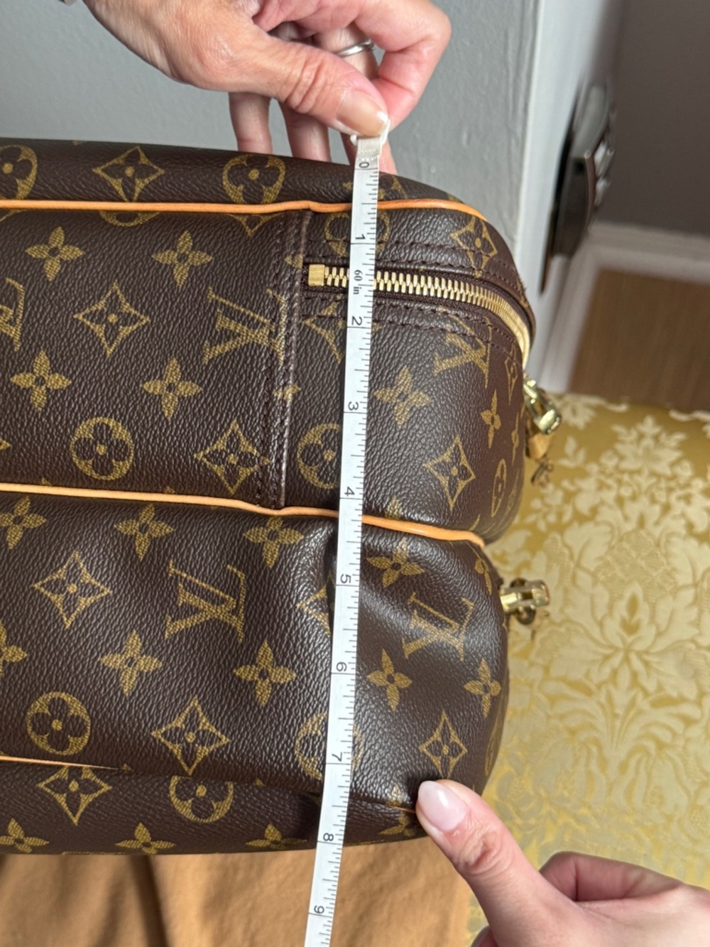 Louis Vuitton Monogram Alize Weekender - Picture 6 of 16